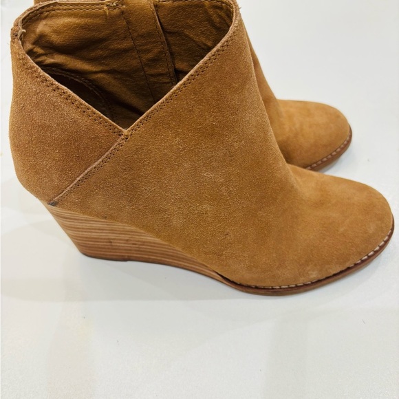 Lucky Brand Brown Suede Ankle Boots with side zip closure size 8.5 - Picture 4 of 8